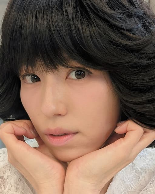 若槻千夏が昭和アイドル風メイクで大変身！「昭和アイドルになりましたw」