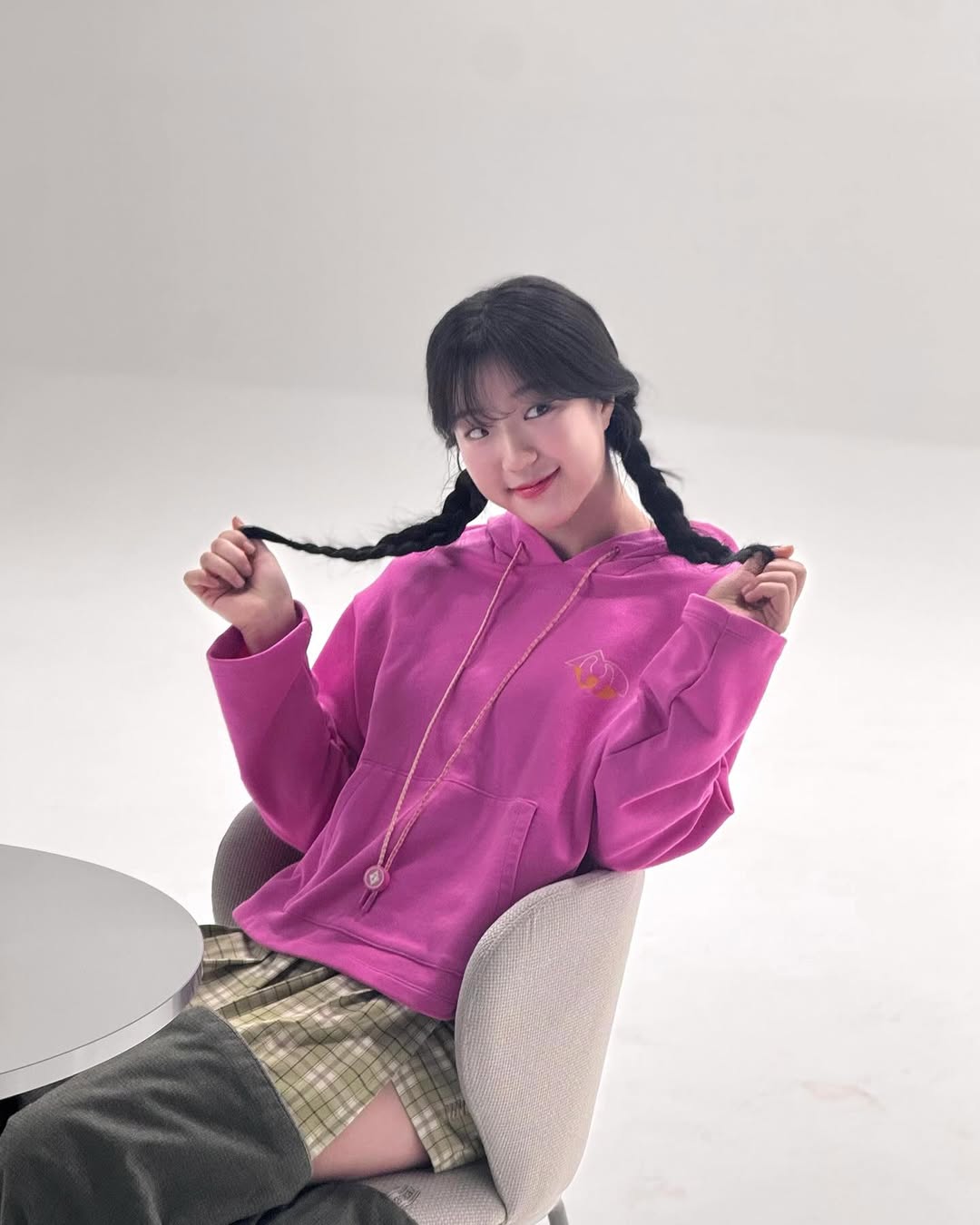 韓国のアイドル卓球選手・ 申裕斌が可愛すぎるCMオフショットを公開