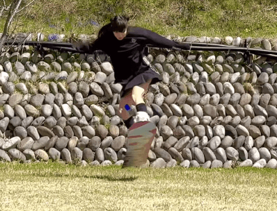 「相変わらず上手いねぇ」美女スキムボーダー、桜バックの”百花繚乱・ボードムービー”を披露！ファン大白熱「桜とマッチしてます」