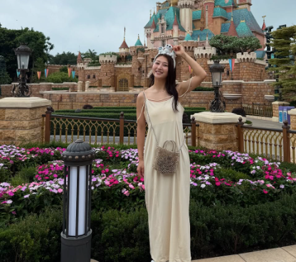 女子サッカー・塩越柚歩、ガールズトリップin香港ディズニー—次はどこへ？