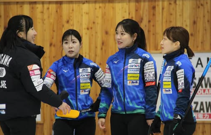 歓喜の瞬間！カーリングLOCOSOLAREが中部電力に快勝