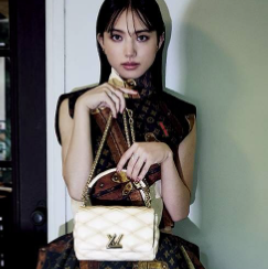 清原果耶、Louis Vuittonを纏い「25ans」12月号に登場！強さと優雅さが融合した美しさ！！