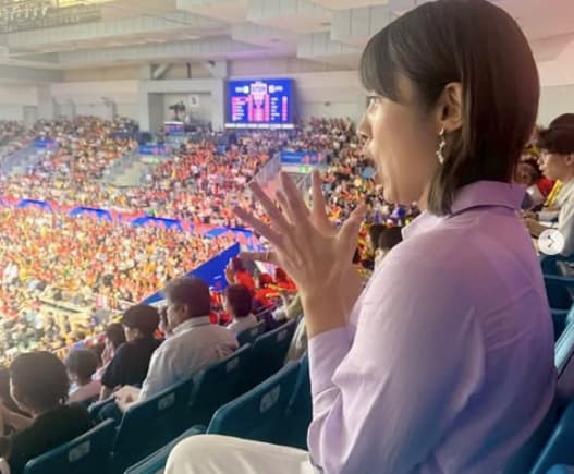 狩野舞子がネーションズリーグを観戦！格上のブラジル相手に善戦後一歩の敗戦に悔しい表情