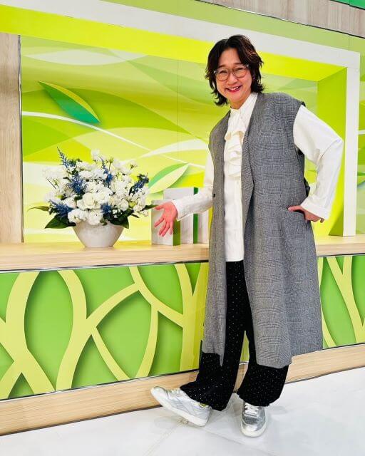 虻川美穂子、爽やかセットにぴったりコーデ！朝活生配信に“起きられるかな”ドキドキ宣言