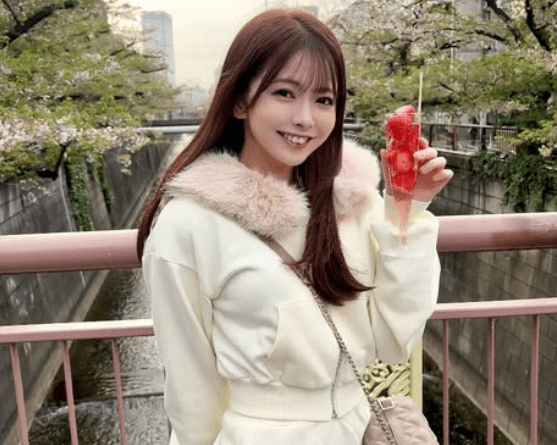 「美女二人に出くわしてみたい！」人気レースクイーン・立華理莉、見目麗しき葉桜ショットを披露しファンうっとり「むちゃくちゃ可愛いすぎる」