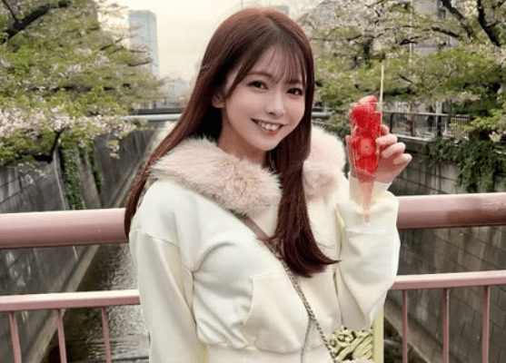 「美女二人に出くわしてみたい！」人気レースクイーン・立華理莉、見目麗しき葉桜ショットを披露しファンうっとり「むちゃくちゃ可愛いすぎる」