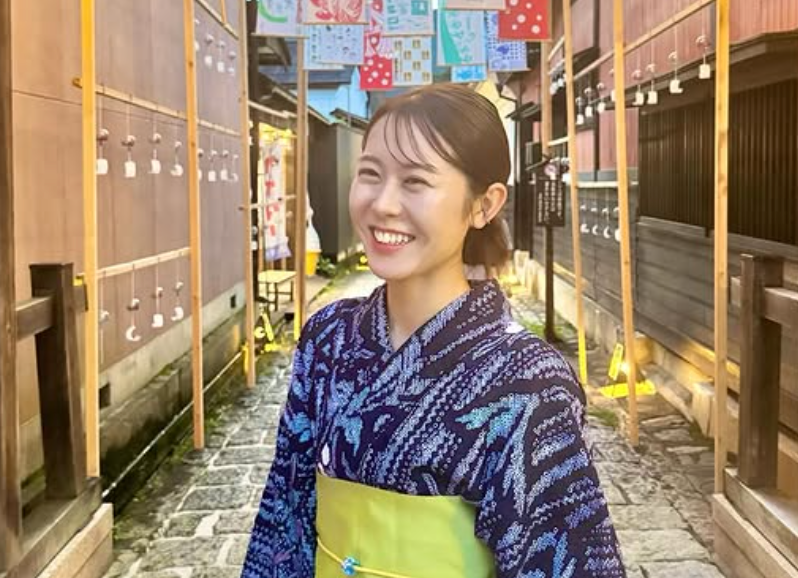 郡上おどりを満喫！加藤愛、浴衣姿で夏祭りの笑顔