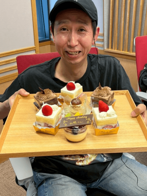 「49歳まだまだ頑張ってみます！」アンガールズ山根良顕、誕生日のインスタ更新におめでうとの声続々