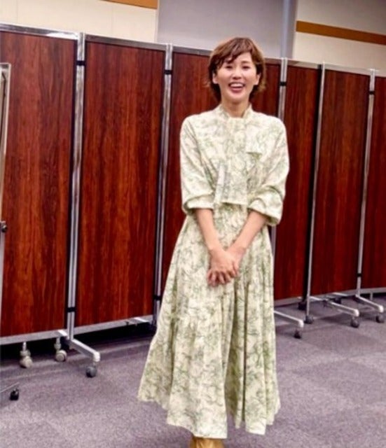 にしおかすみこがおしゃれ衣装でさわやか笑顔！
