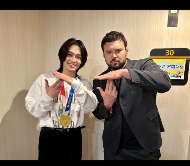 Travis Japan 松田元太  柔道選手 ウルフアロンと2ショットを公開！