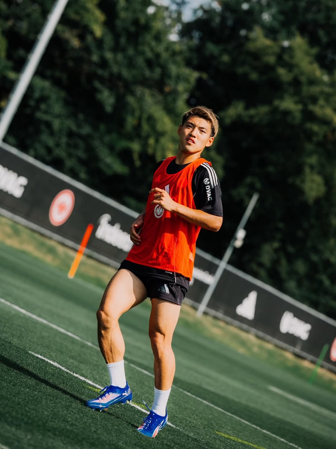 “鷹の眼”で新天地へ…日本代表MFが始動、覚悟の一枚