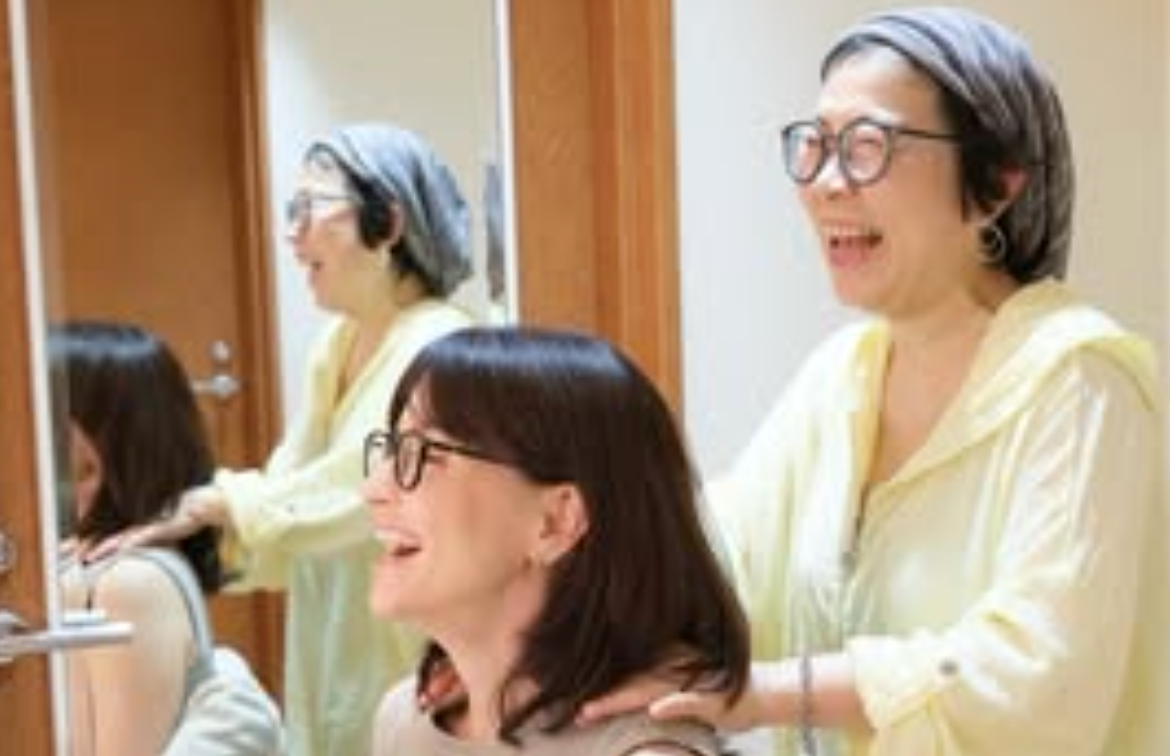 「20年の信頼」アンジェラ・アキ、師匠Chibi氏と笑顔の再会ショット披露