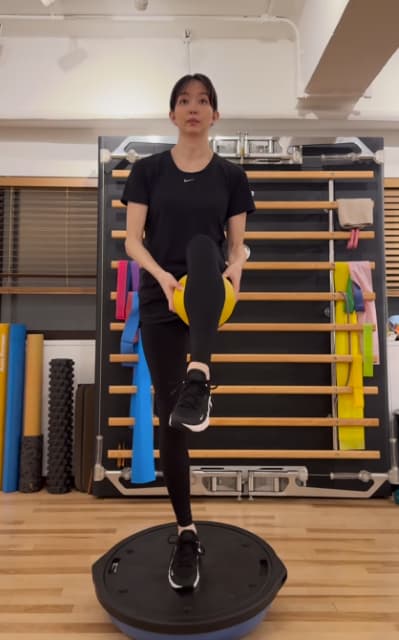 超体幹トレーニング！モデル松島花がアスリート並みのトレーニング姿を公開！