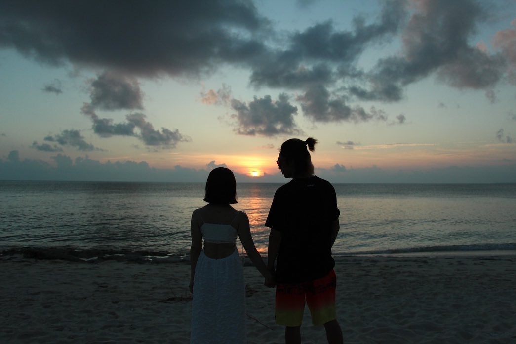 峯岸みなみが夫・てつやとの幻想的な一枚を公開「素敵すぎて泣ける」