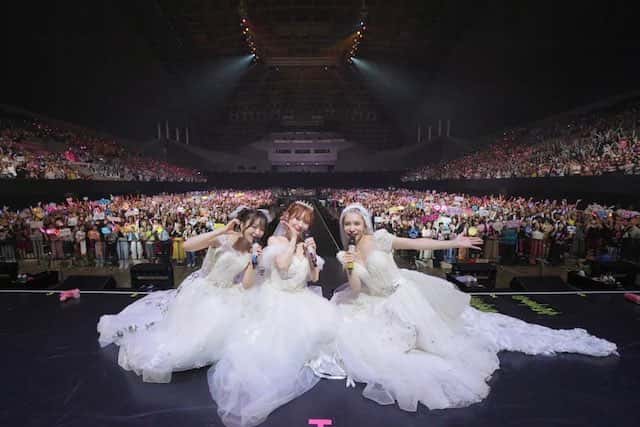 ヘラヘラ三銃士・まりなが電撃結婚発表👰🤵ウェディングドレスで登場💖