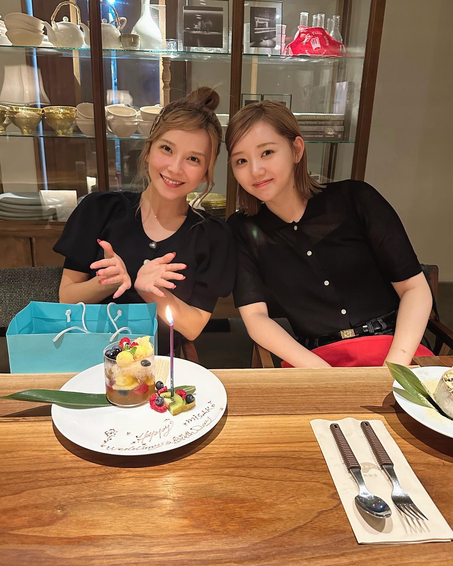 AAA宇野実彩子、美人後輩とのプライベート2Sを公開！「幸せな時間」