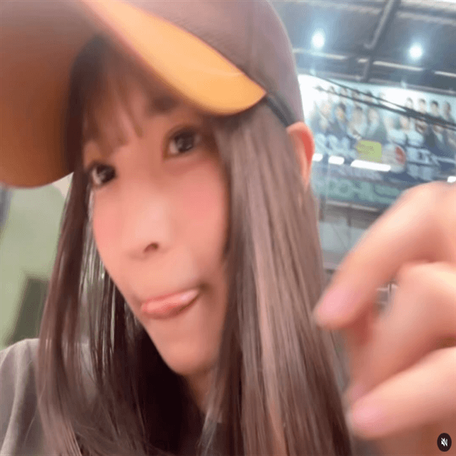 人気グラドル・黒嵜菜々子が移動中に「お疲れ様」とエンジェル・ムービーをサービスする