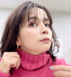 加藤ローサ、輝く笑顔で仕事への意気込み！ファンから「可愛すぎる」の声が続々！