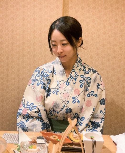 美女プロテニスプレーヤー園田彩乃　色気たっぷりな浴衣姿で温泉旅館でしっぽりと