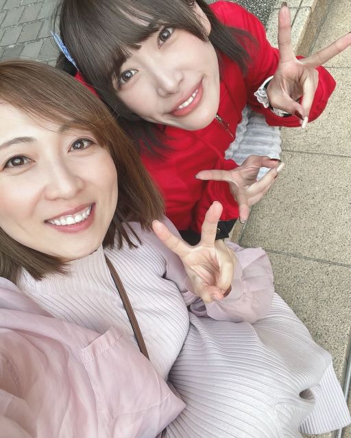 美人フードファイター・三宅智子「秋の萬福祭り」で大食いメンバーとのショットが話題！