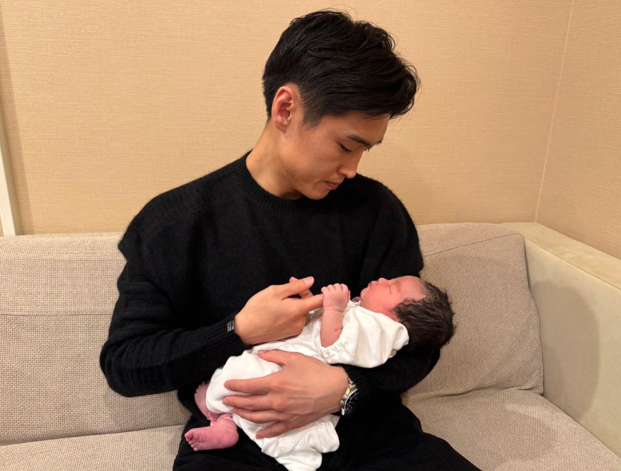 西田凌佑、第二子誕生を報告　愛娘を抱く姿に祝福の声