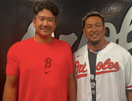 中島裕之がオリオールズ・菅野智之とのツーショットを披露！