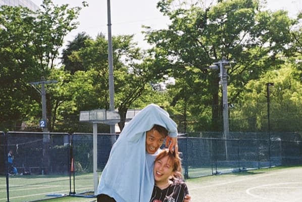 竹内涼真がフットサルでの兄弟ショットを投稿にファンほっこり