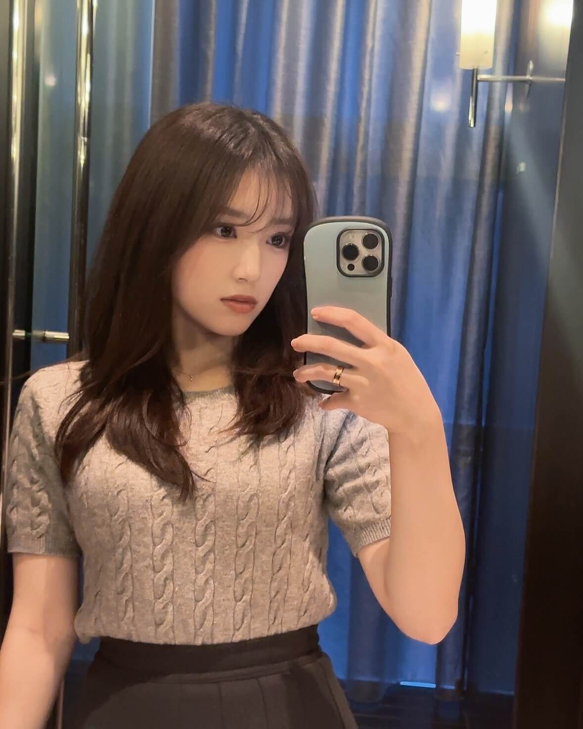 矢吹奈子、凛とした大人女性姿を公開！ファンをドキドキさせる