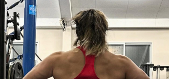 棚橋弘至、道場で背中トレ！東京ドーム大会に向け気分上々！！