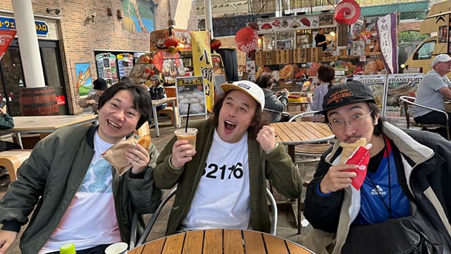 オカルトコレクター田中俊行、都市ボーイズはやせ＆やついいちろうとの3ショットを公開！