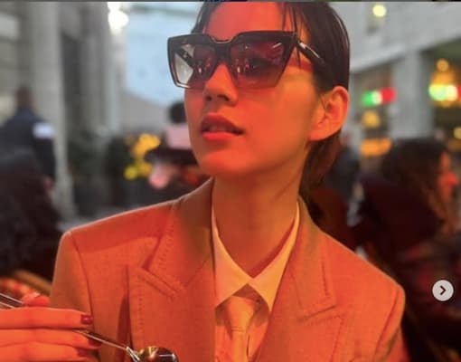 女優・のんがミラノでのジェラートを食べる姿を投稿。大胆に刺さったコーンにファンからも「美味しそう」の声も