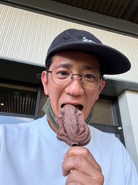 アンタッチャブル柴田、京都水族館でオオサンショウウオと遭遇！「想像以上にデカかった」