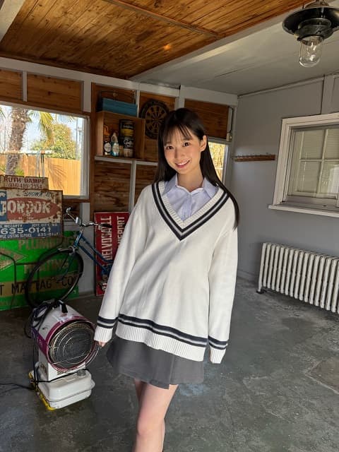 まだまだ現役！JKラウンドガール 百田汐里が激カワ制服ショットで高校生活エンジョイ宣言！