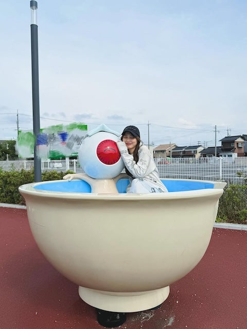 「混浴、羨ましい～」内田理央、あの人気キャラたちと戯れる様子にコメント殺到！