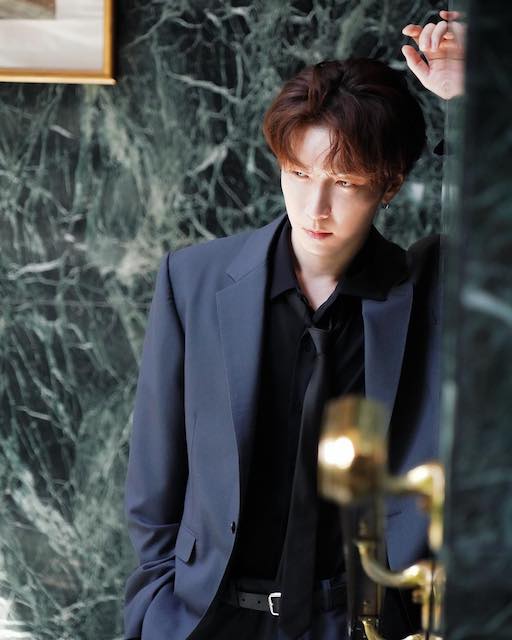 SnowMan・渡辺翔太の色気たっぷりの写真にファン悶絶💙「これ、タダで見ていいんですか？」