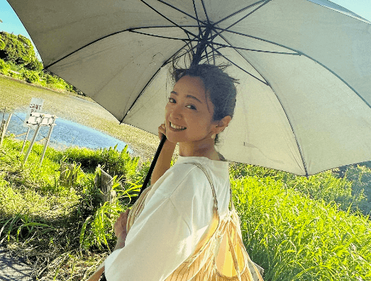 42歳で2児の母・安達祐実の美貌が話題、主演映画の公開を報告