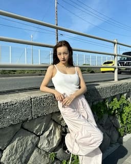 板野友美、今年最後の海を締めくくり