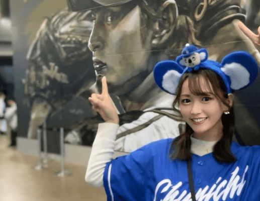 「可愛すぎる…」キュートな野球女子、コス耳＆ユニフォーム姿をスタジアムで披露！大谷翔平”壁の言葉”とのフォトも絶賛が続々