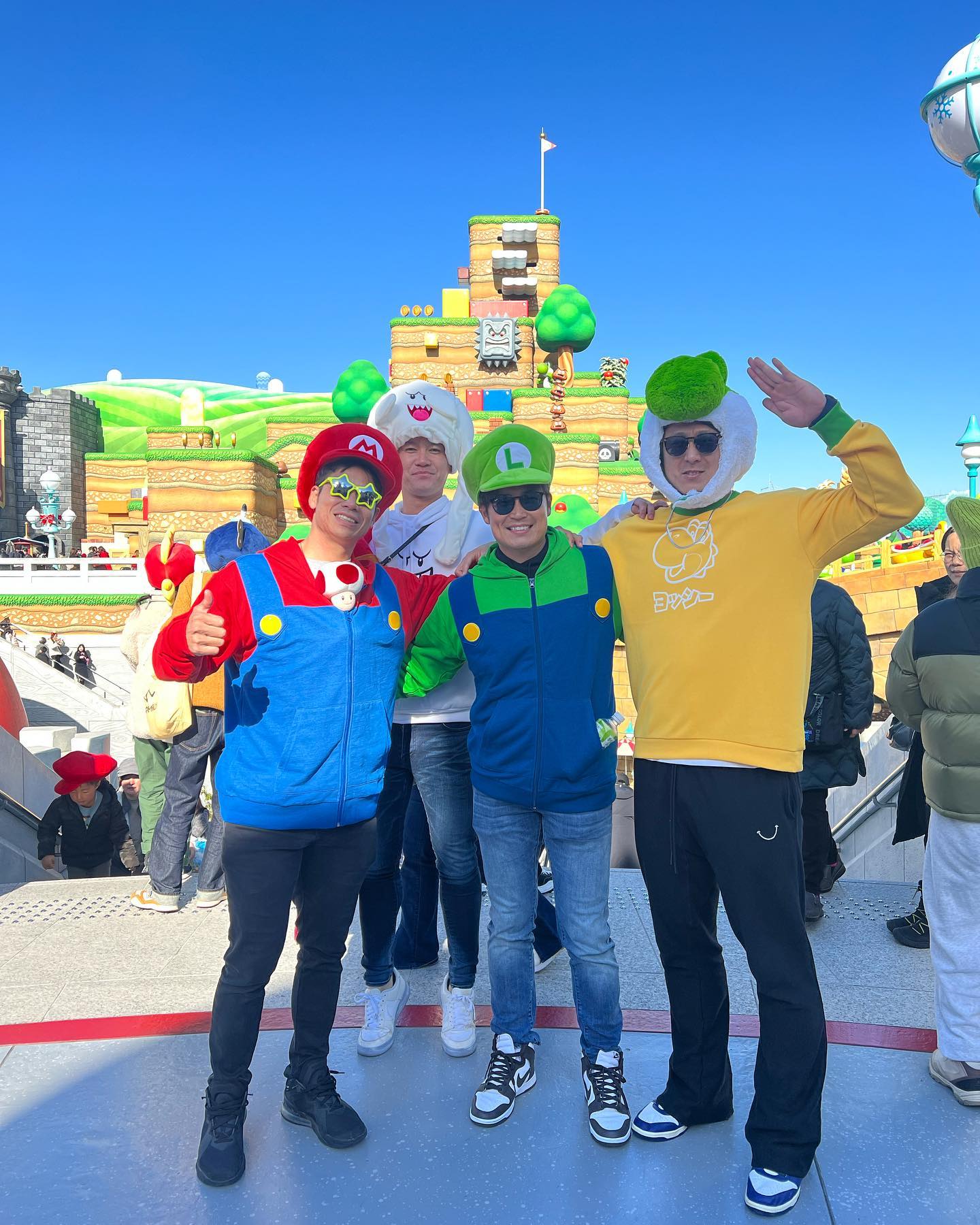 オリックス・杉本裕太郎がチームメイトらとユニバでわちゃわちゃ❗️✨「みんな可愛い❤」