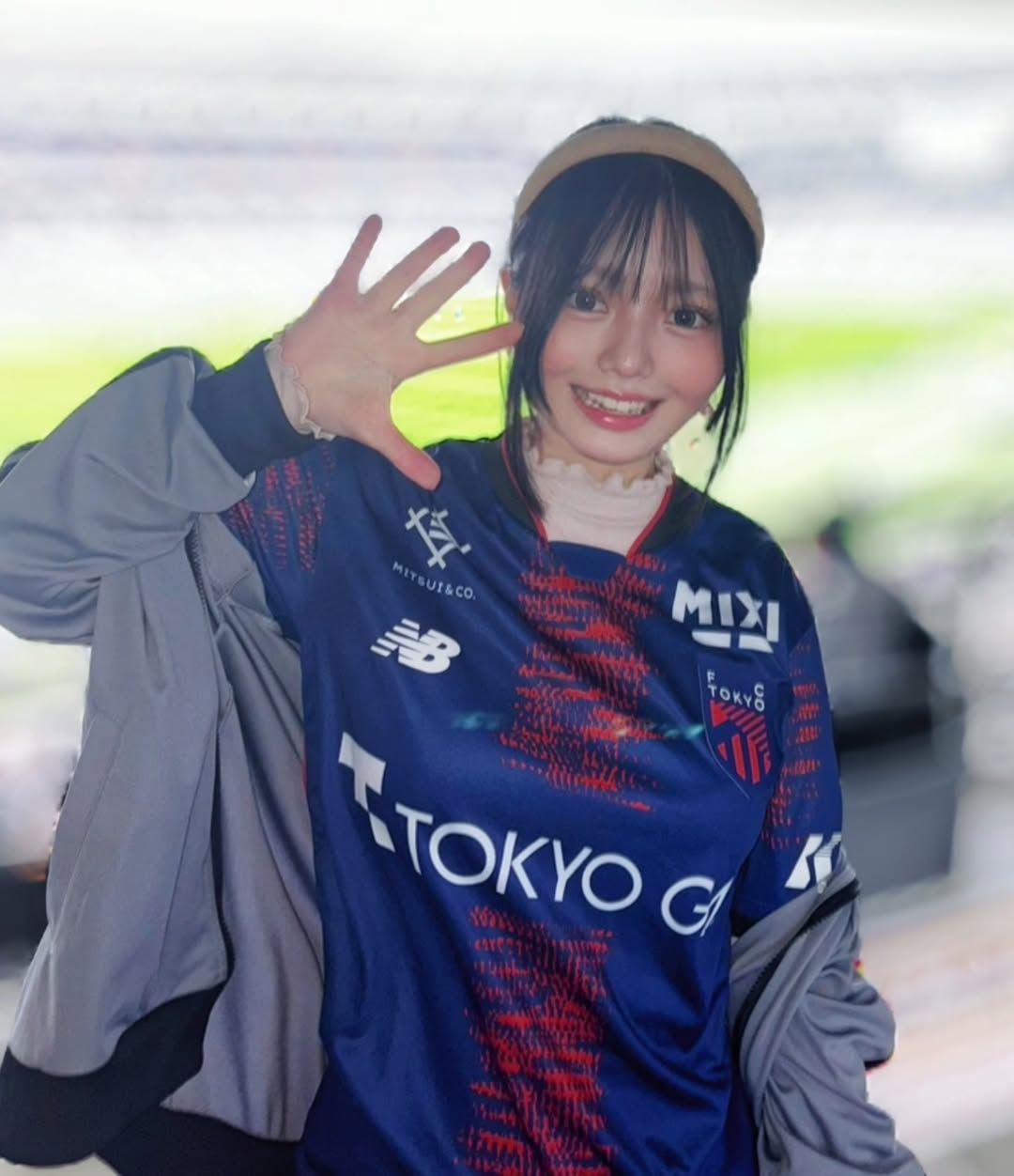 サッカー愛が止まらない！“人気グラドル”がJリーグ観戦を報告
