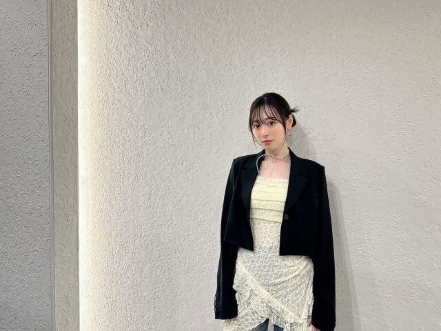 見惚れるしかない…福原遥の大人シックなスタイルが完璧！