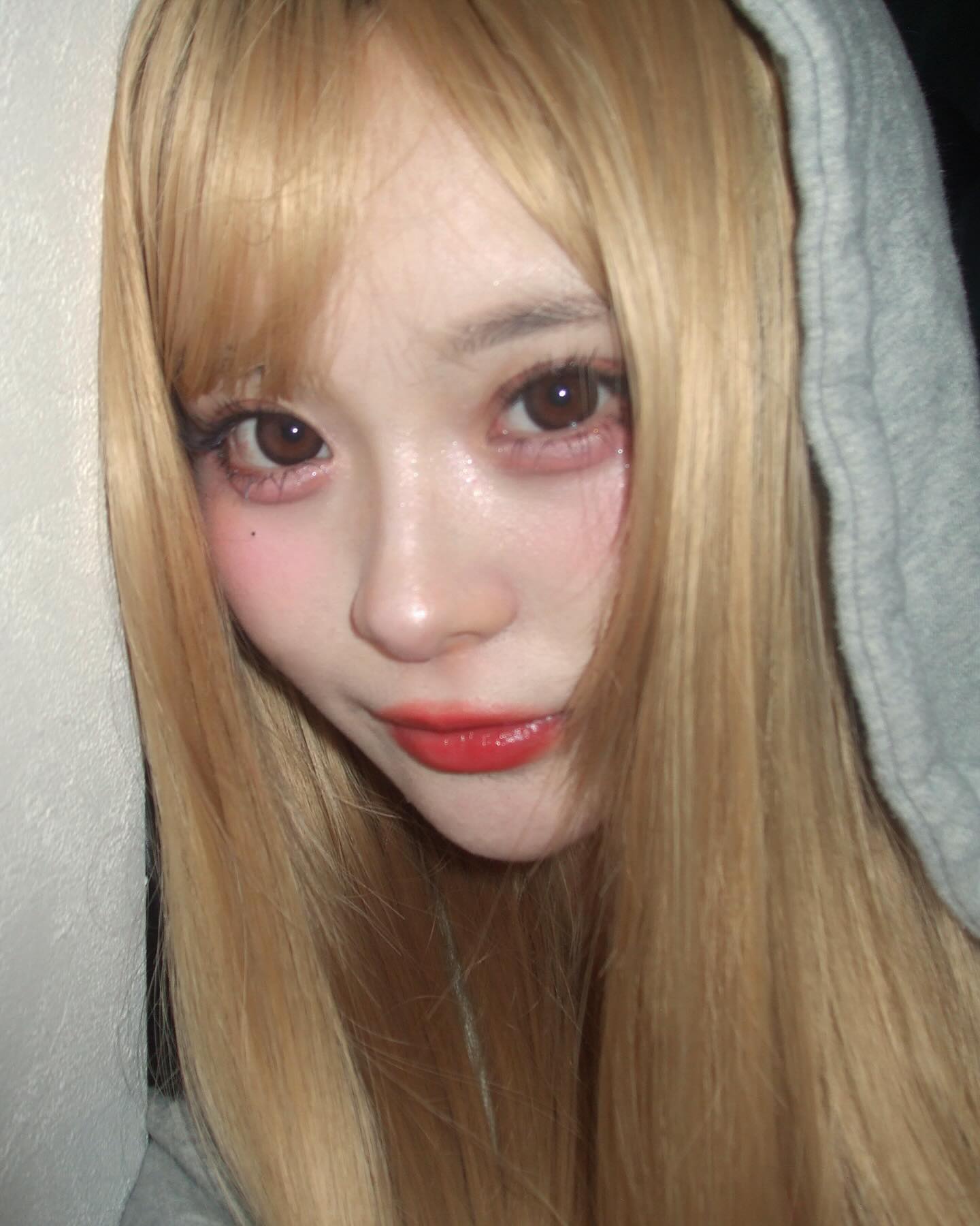 あの大人気インフルエンサーがイメチェン？！「今は黒髪を愛してくれぃ」