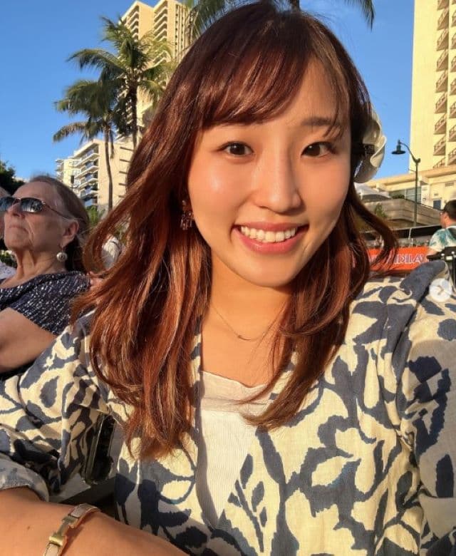 須﨑優衣がハワイで夢を叶える「笑顔がたまらなく素敵」などと多くのファンが反応