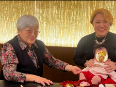 バービー、愛娘の100日祝いを北海道で！笑顔あふれる家族のひととき