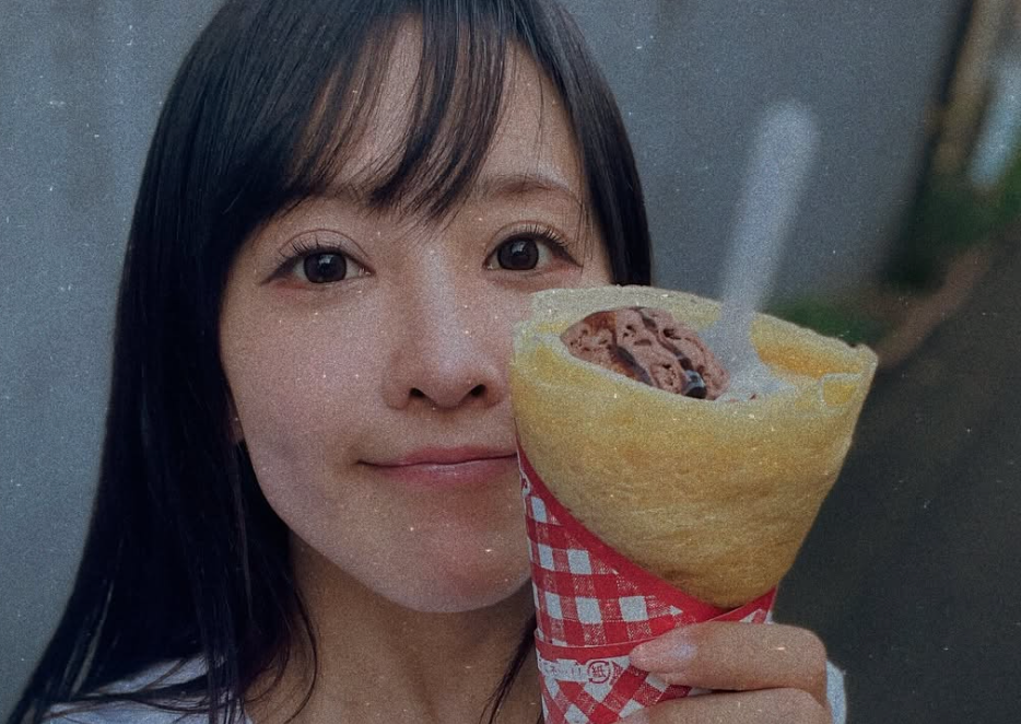 爽やか笑顔が映える！女優兼麻雀プロ山本ひかるのクレープ日和