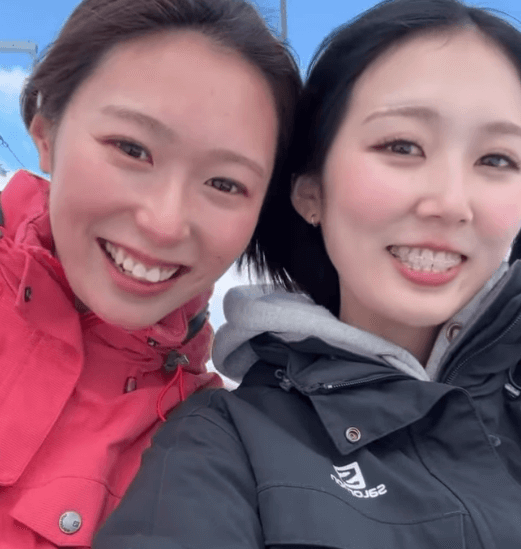 美女ビーチバレーボール選手、美人同期との”海・ゲレンデ・渓流”の思い出フォト＆ムービー公開にファン歓喜！「演出家とかいるの？くらい良い」