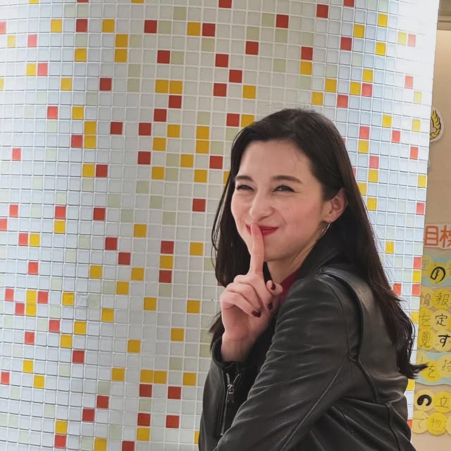 「まだ内緒  ふふふ」中条あやみ、