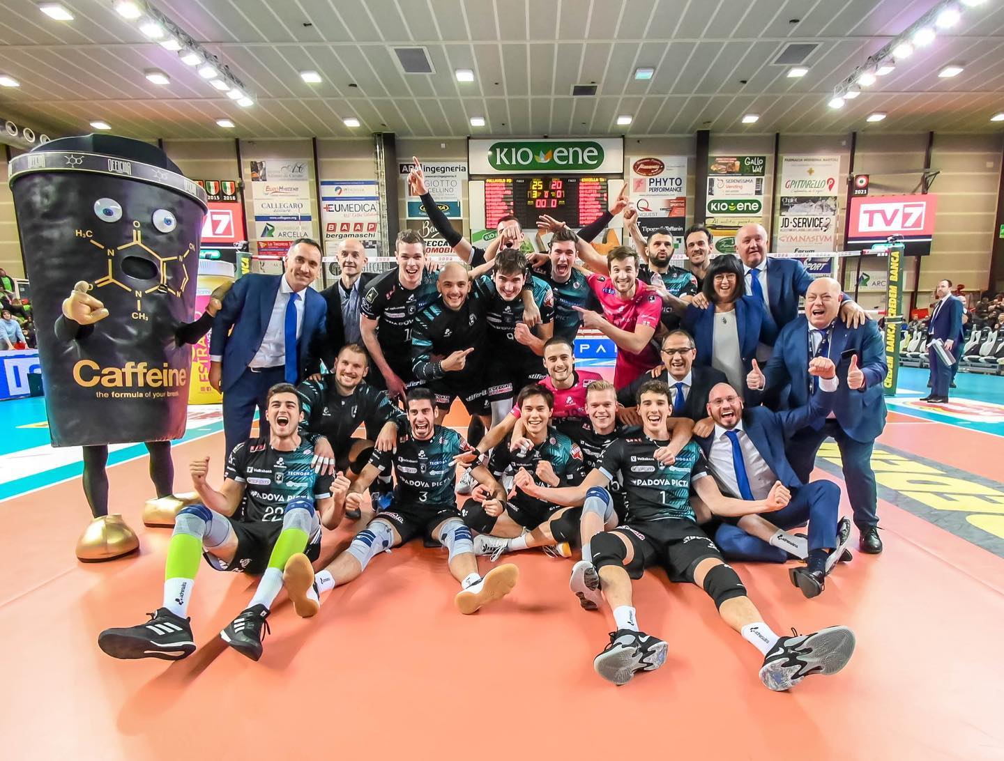 欧州で大活躍の髙橋藍🏐がファンへメッセージ❗️充実のシーズンを振り返る👀