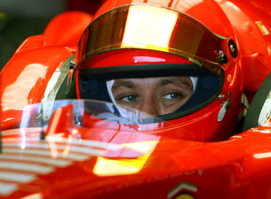 伝説の競演！バレンティーノ・ロッシがフェラーリF1マシンを操った日が再注目！