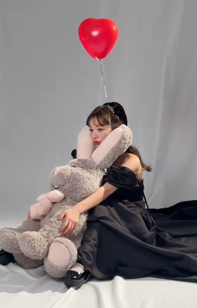 由布菜月が韓国での撮影の様子を公開　「お姫様みたいで可愛い」と話題に